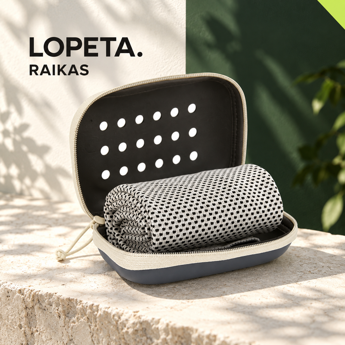 RAIKAS / Sporttipyyhe säilytysrasiassa / LOPETA-brändikuva